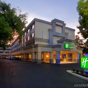 https://holiday-inn-express-sacramento-convention-center.bestsacramentohotels.com